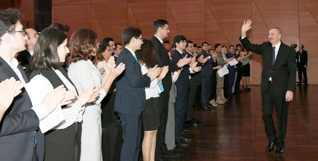 2 Fevral – Azərbaycan Gəncləri Günü: Ulu Öndər Heydər Əliyev və Prezident İlham Əliyevin gənclər siyasəti