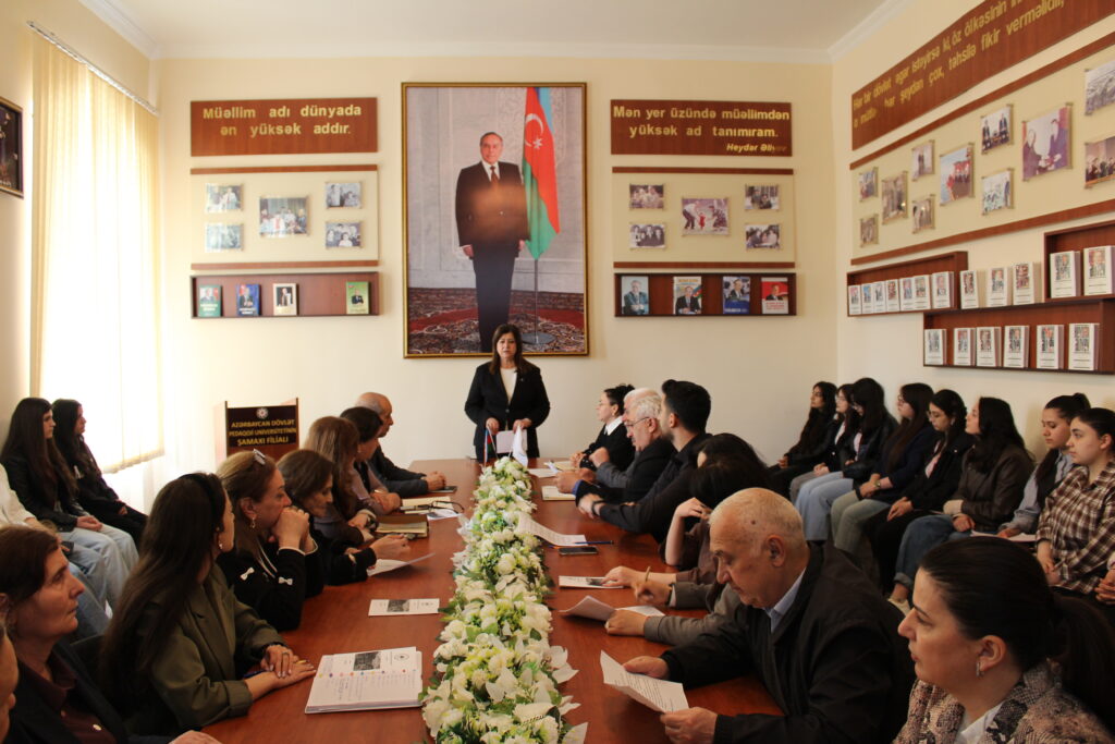 ADPU-nun Şamaxı filialında “Qarabağ azad olunduqdan sonra dağıdılmış təhsil ocaqlarının bərpası və yeni təhsil ocaqlarının yaradılması” mövzusunda dəyirmi masa keçirildi.