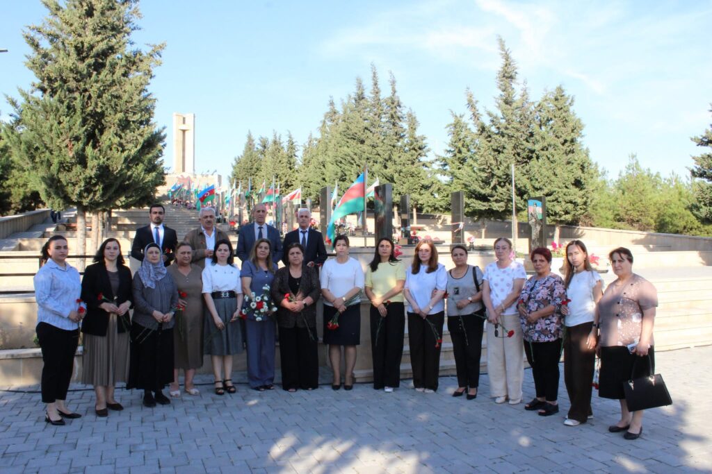 27 Sentyabr – Anım Günü ilə əlaqədar ADPU-nun Şamaxı filialının kollektivi Şamaxı şəhərində yerləşən Şəhidlər xiyabanını ziyarət edib.
