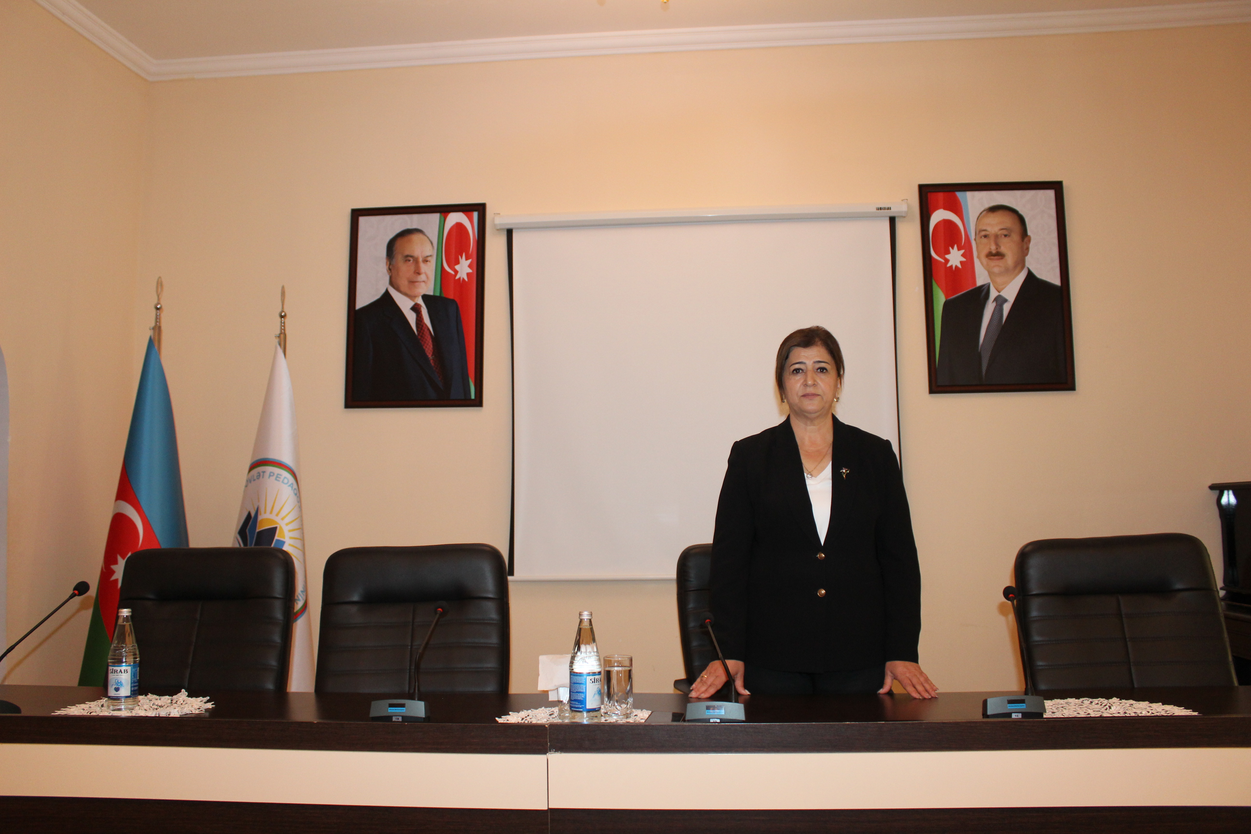 ADPU-nun Şamaxı filialının direktoru, dosent Tünzalə Yusifova tələbələrlə “Sosial şəbəkələrdən düzgün istifadə” mövzusunda maarifləndirici görüş keçirib.